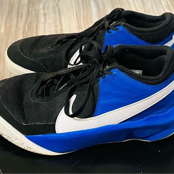 Nike kids Basketball shoes.Hustle D10CW6735.US 6.5.Black and blue.good condition - Picture 4 of 6